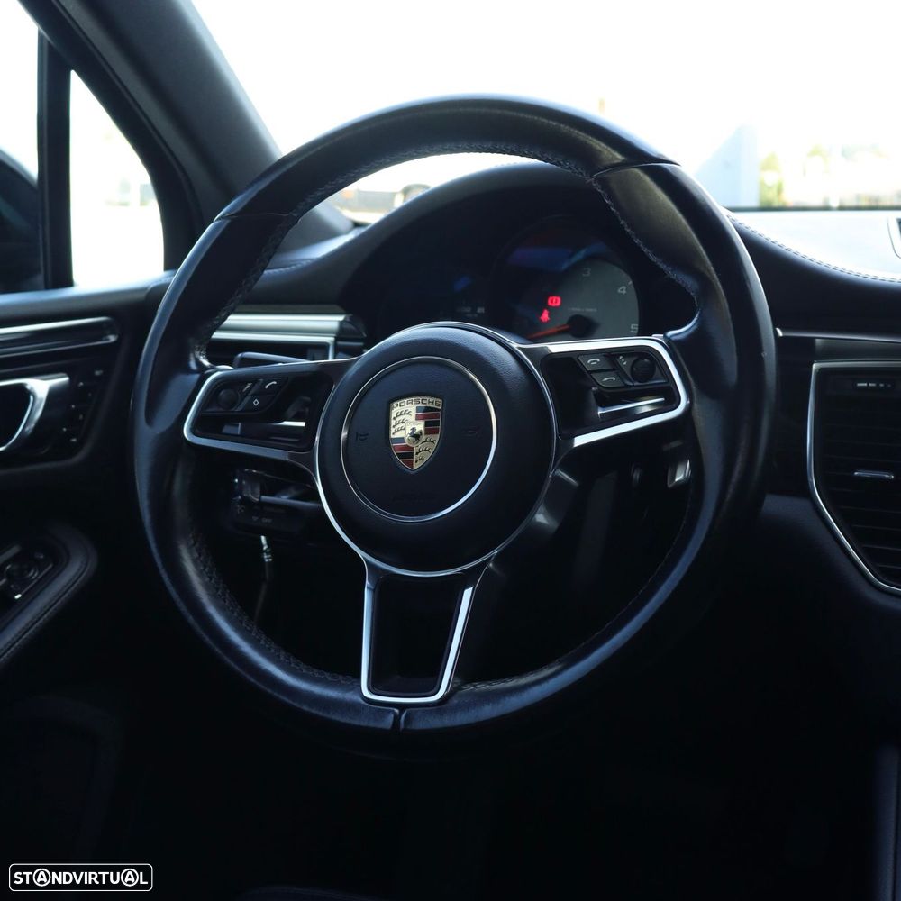 Porsche Macan S - 30