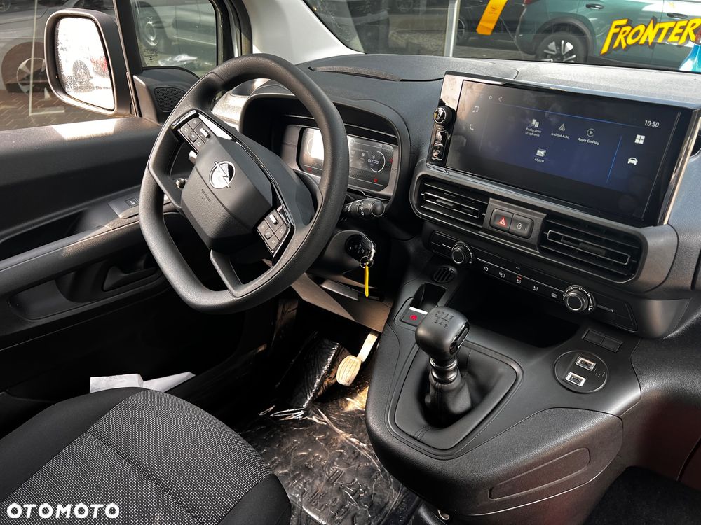 Opel COMBO - 23
