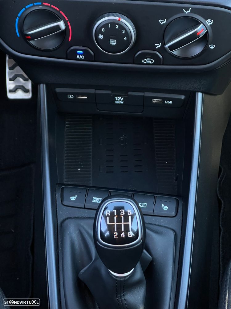 Hyundai Bayon 1.0 T-GDI 48V-Hybrid Intro - 16