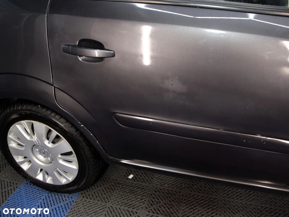 Opel Zafira - 17
