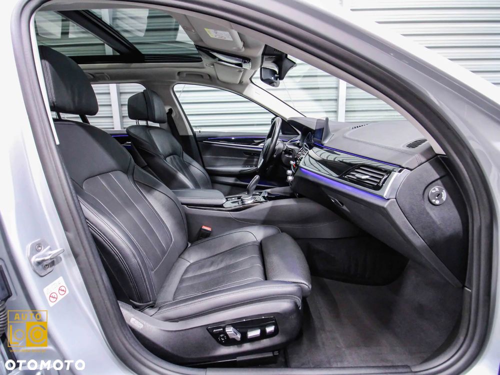 BMW Seria 5 520d xDrive Touring Luxury Line - 10