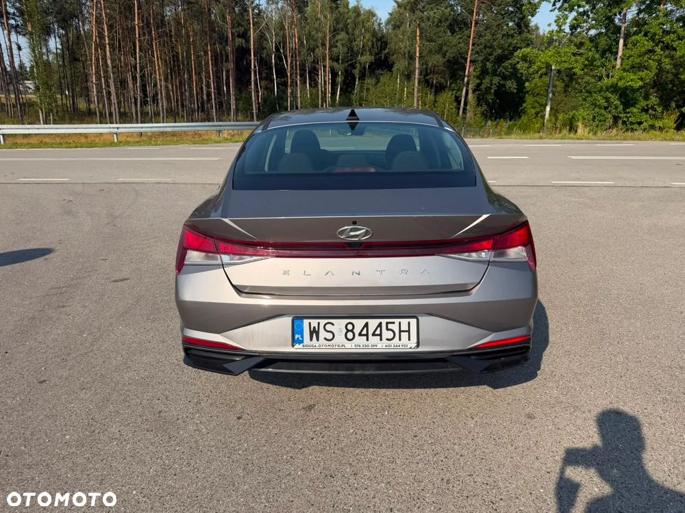 Hyundai Elantra - 7