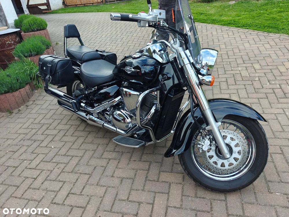 Suzuki Intruder - 1
