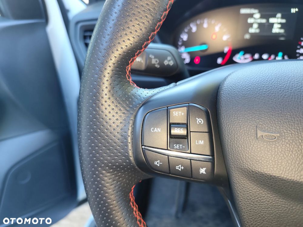 Ford Focus 1.0 EcoBoost Start-Stopp-System ST-LINE STYLE - 18