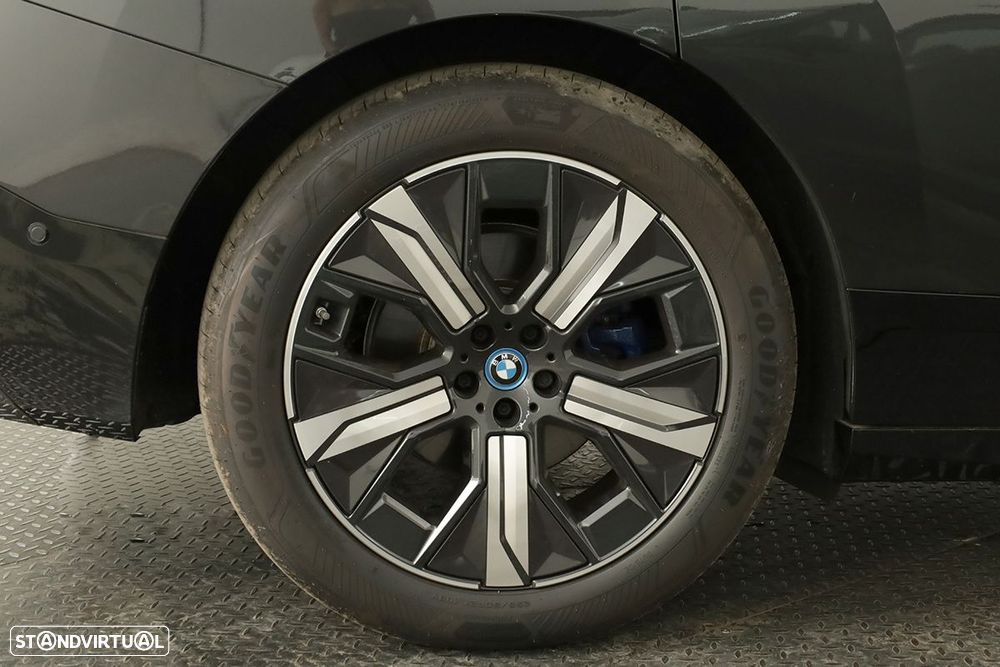 BMW iX xDrive 40 - 5