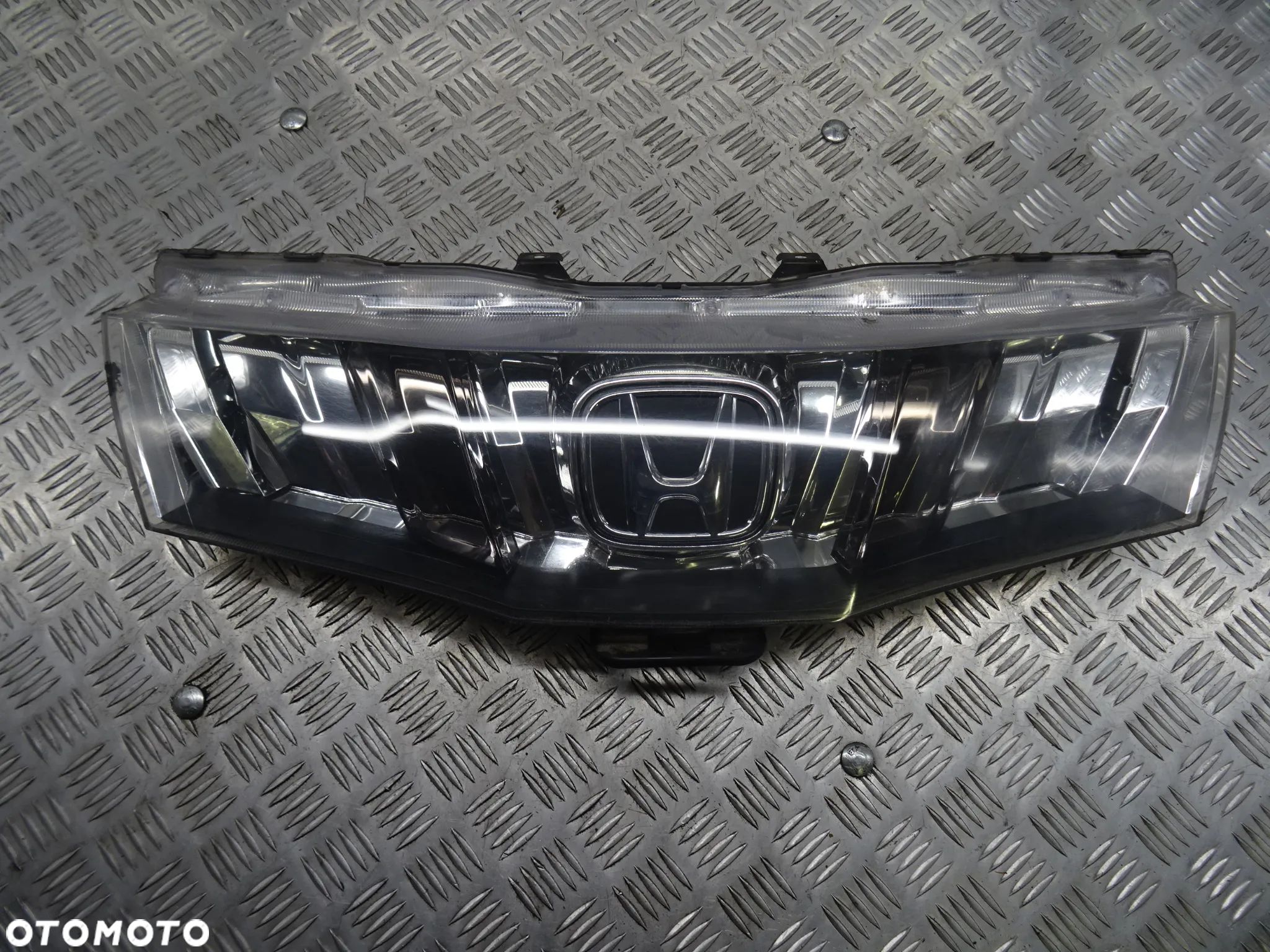 HONDA CIVIC VIII HB 5D 1.4B GRILL CHROM ATRAPA ZDERZAKA - 1