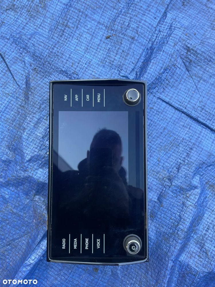 SKODA 565919605b ekran wyświetlacz ładny bez uszkodzeń - 1