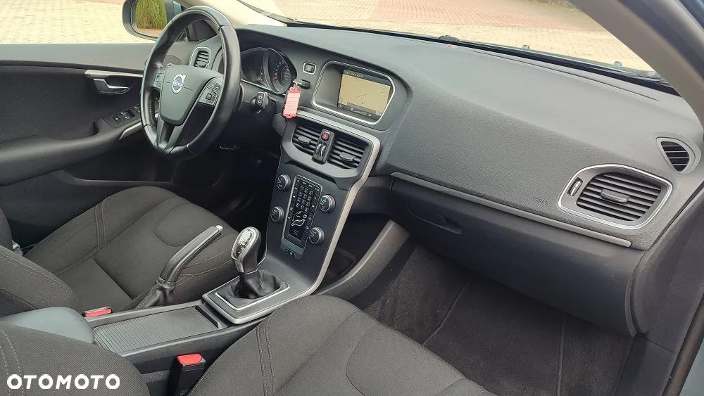 Volvo V40 D2 Momentum - 29