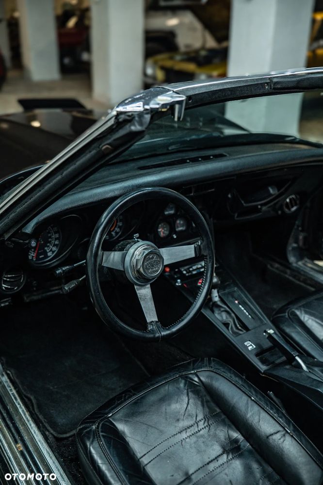 Chevrolet Corvette - 20