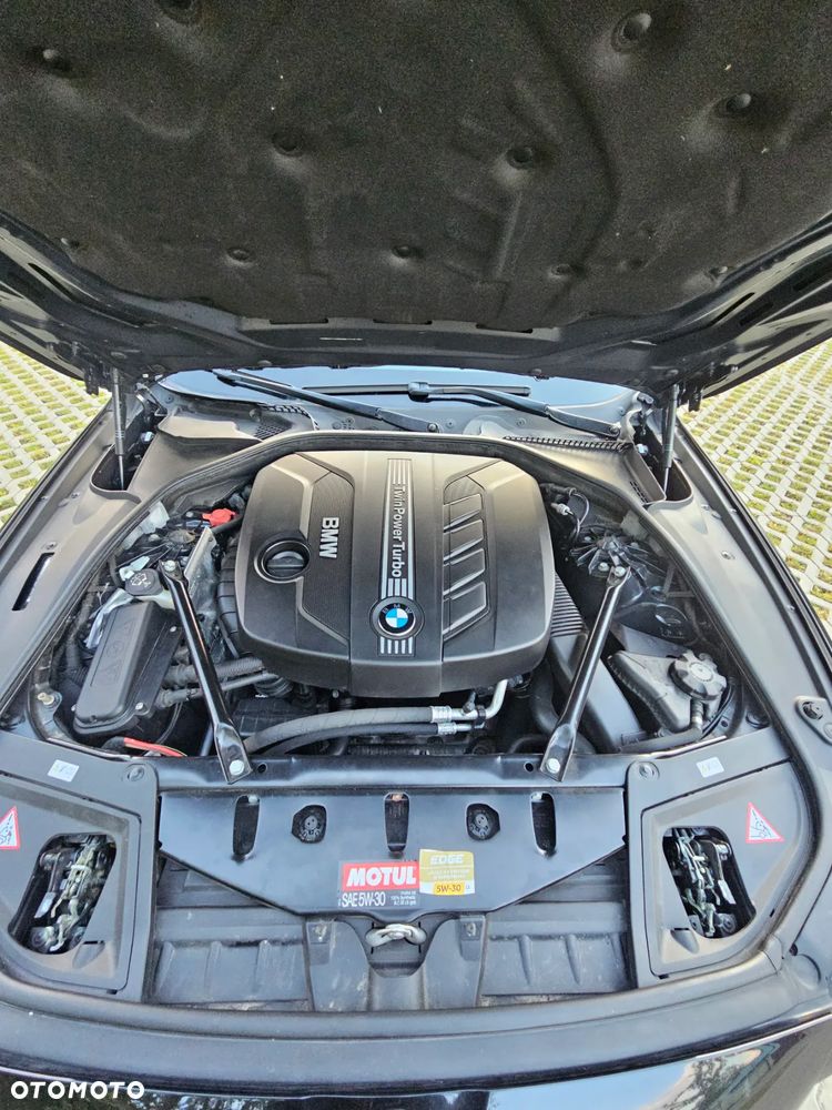 BMW Seria 5 520d Touring - 12