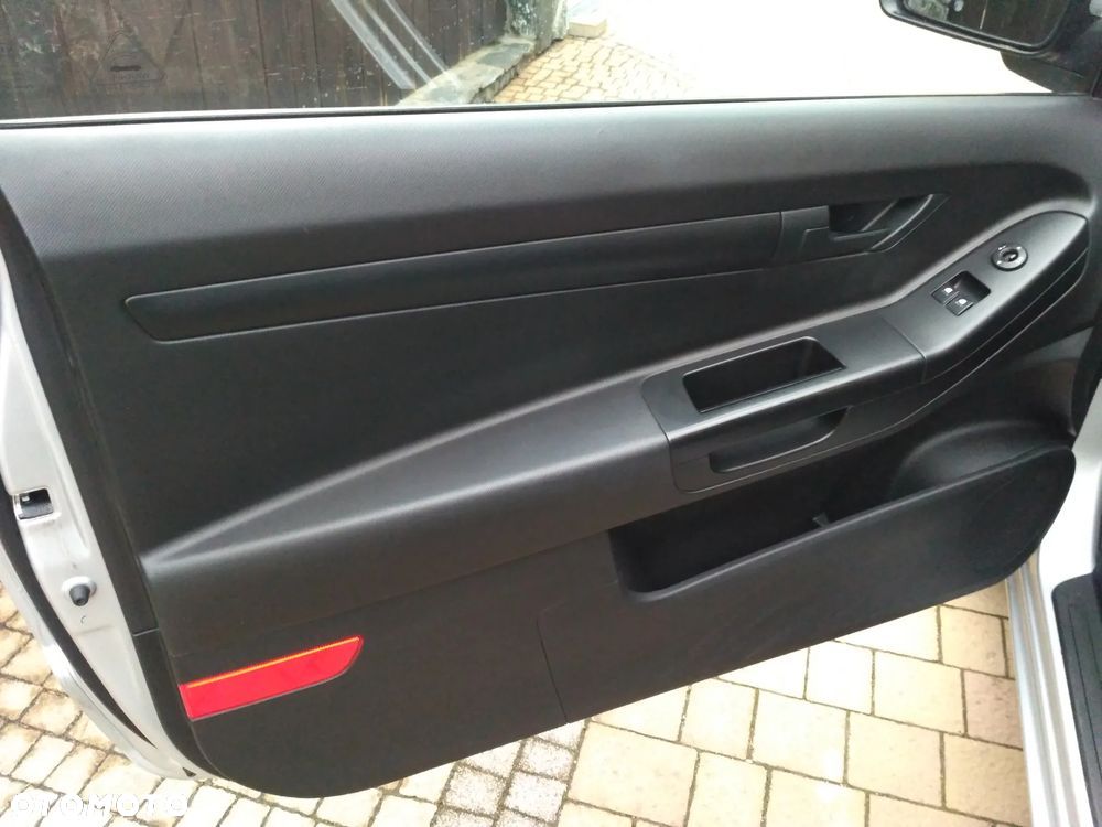 Kia Ceed - 11