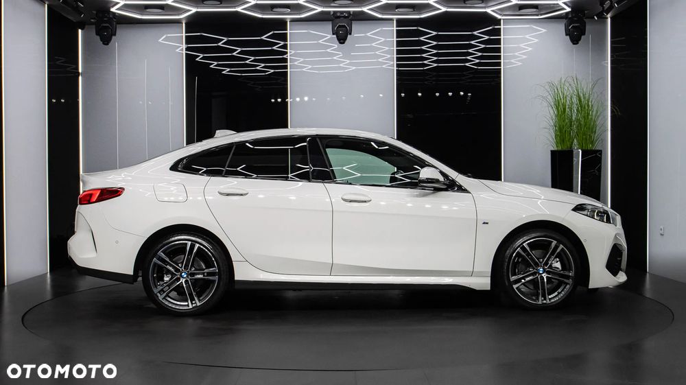 BMW Seria 2 218i M Sport - 9