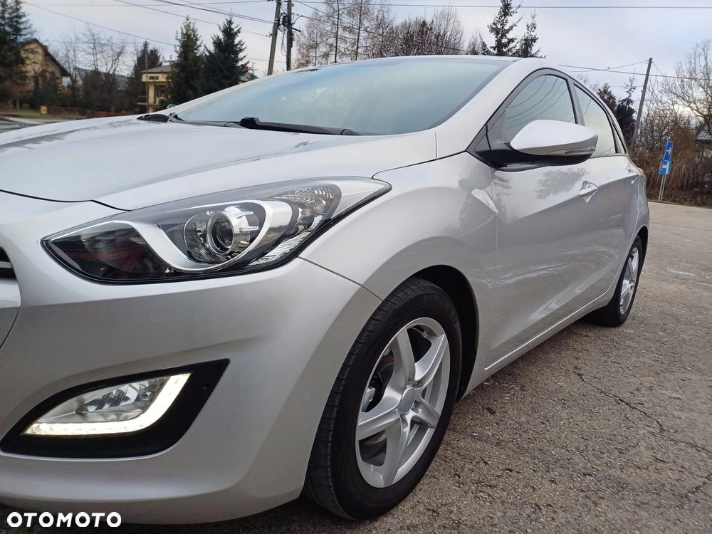 Hyundai i30 blue 1.6 GDI Style - 11