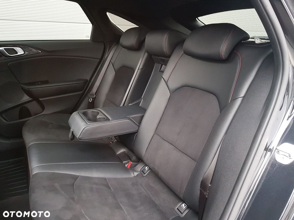 Kia ProCeed 1.6 T-GDI GT DCT - 33