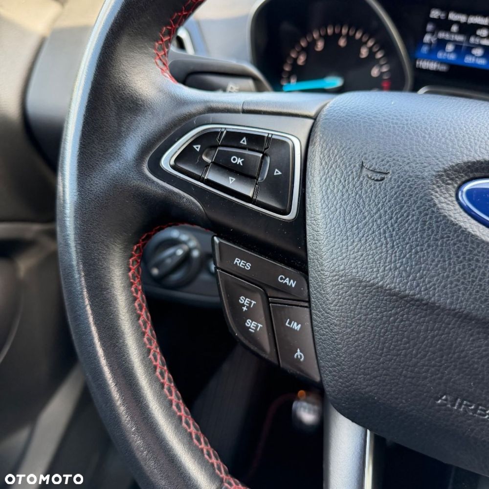 Ford Kuga - 40