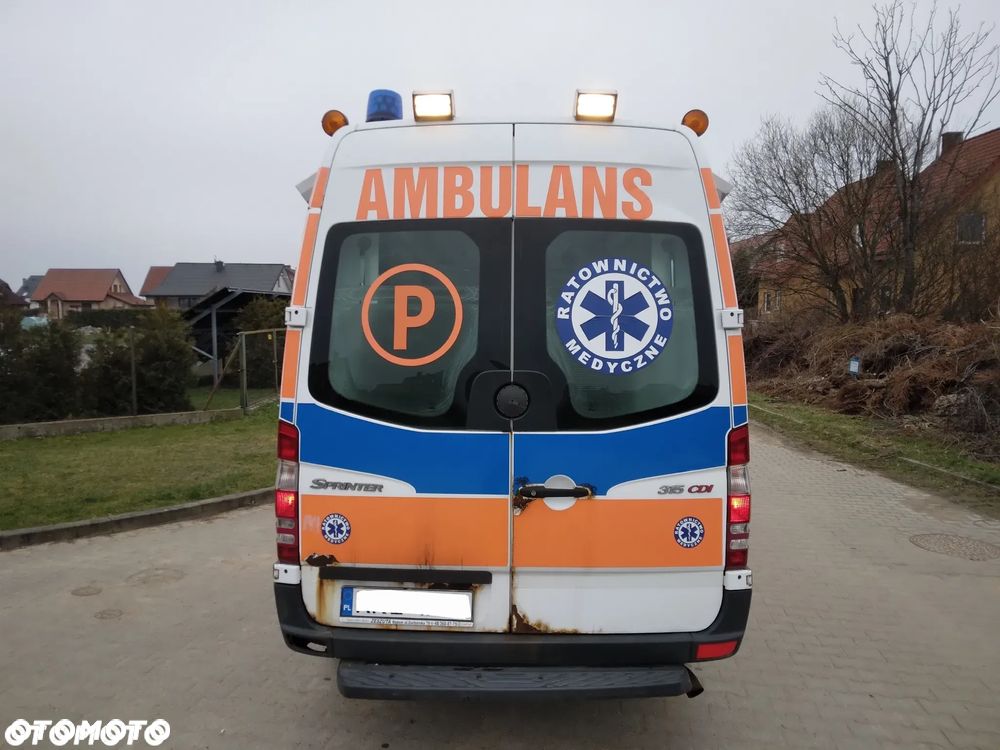 Mercedes-Benz Sprinter - 11