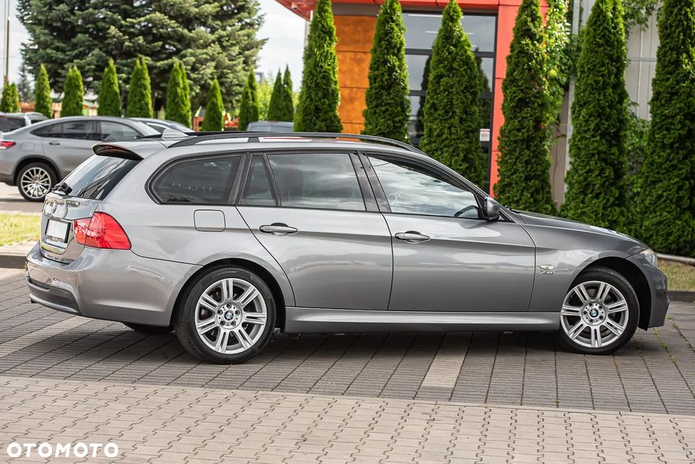 BMW Seria 3 320d xDrive DPF Touring - 14