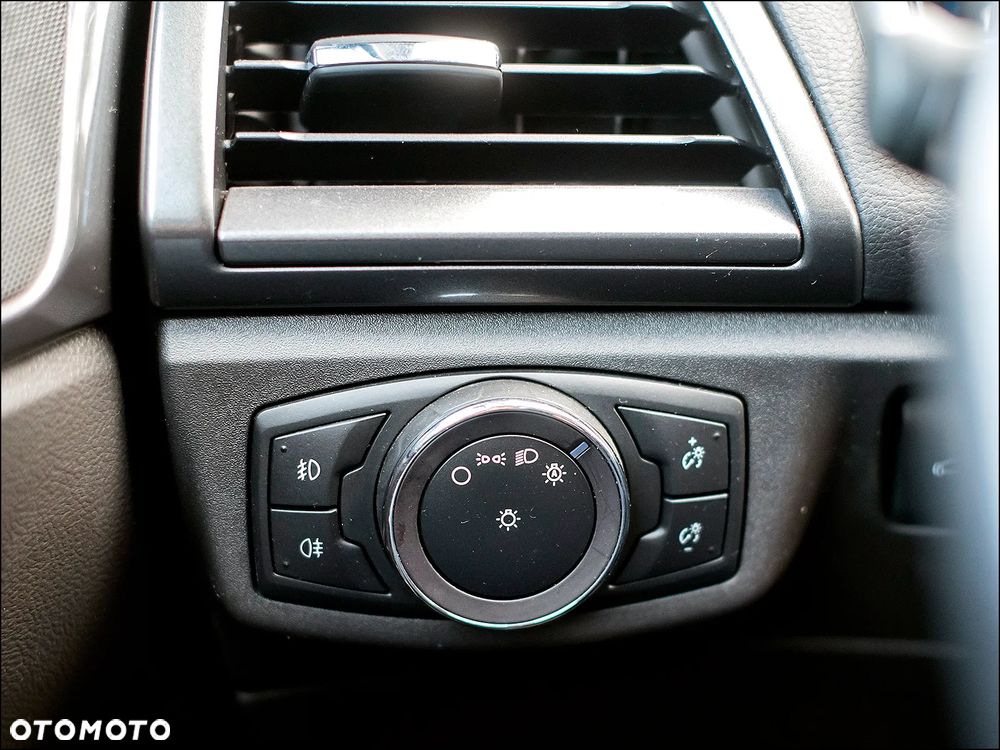 Ford Mondeo - 34
