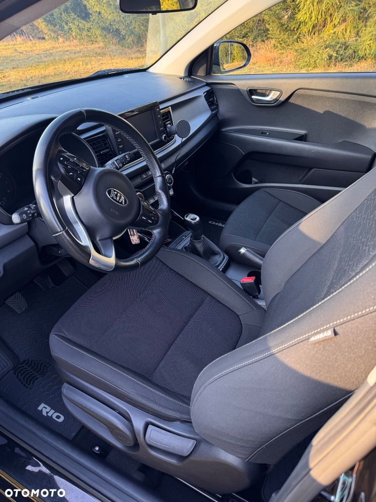 Kia Rio 1.4 L - 5