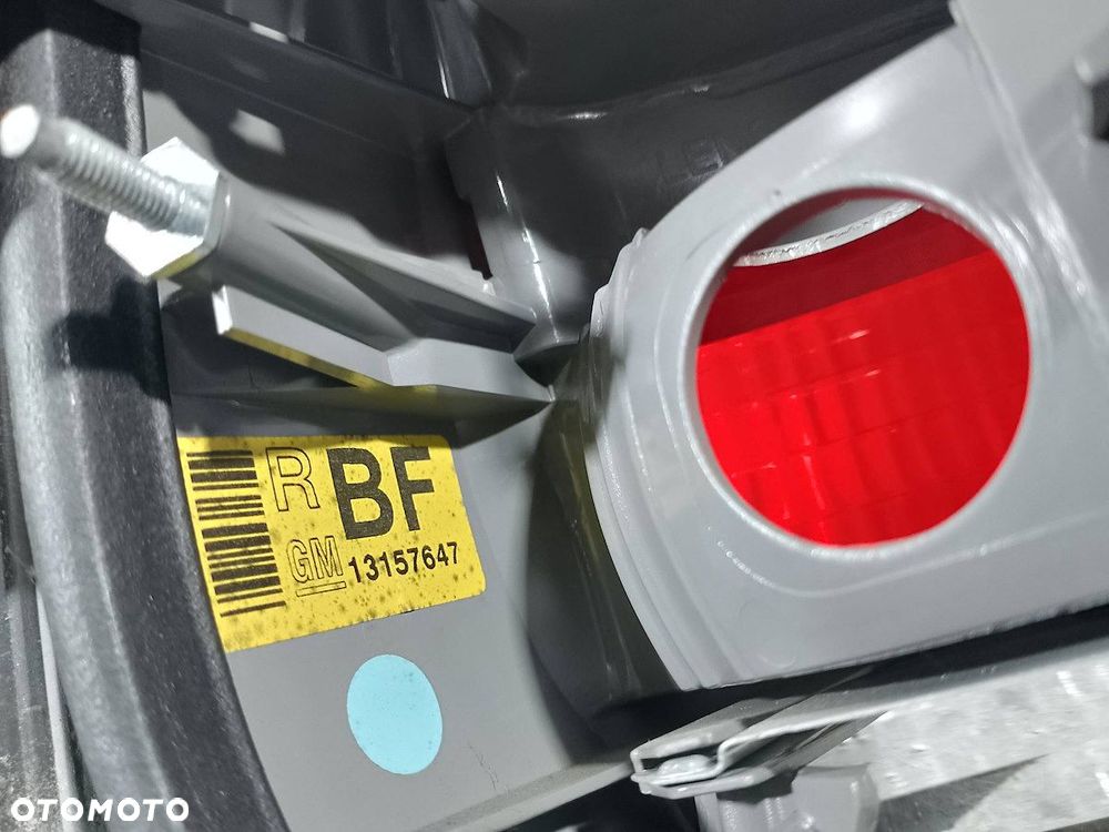LAMPA TYLNA PRAWA OPEL VECTRA C 13157647 LIFTBACK - 6