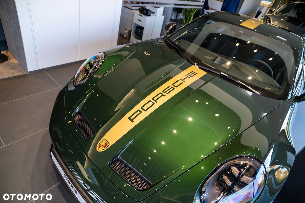 Porsche 911 GT3 Touring PDK - 4