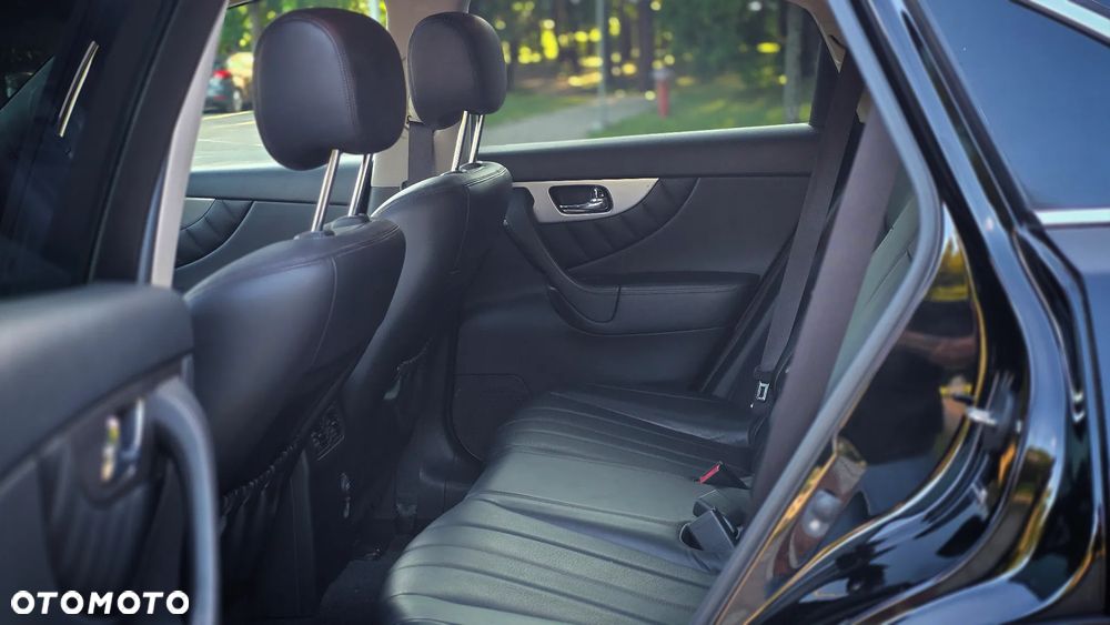 Infiniti QX70 3.7 GT - 17