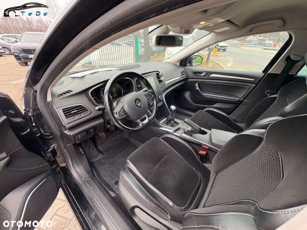 Renault Megane ENERGY TCe 130 Start & Stop Paris Business - 19