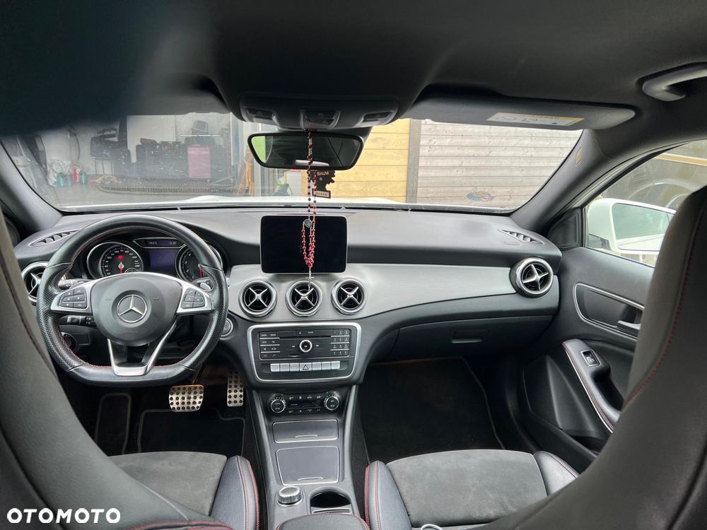 Mercedes-Benz GLA 200 7G-DCT AMG Line - 6