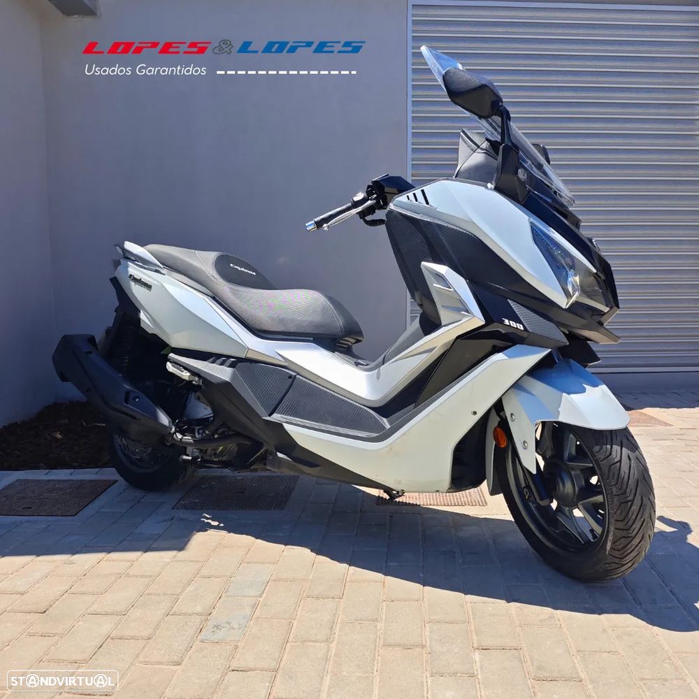 Sym Cruisym 300 - 1