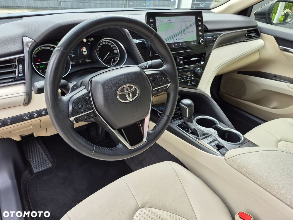 Toyota Camry 2.5 Hybrid Executive CVT - 18
