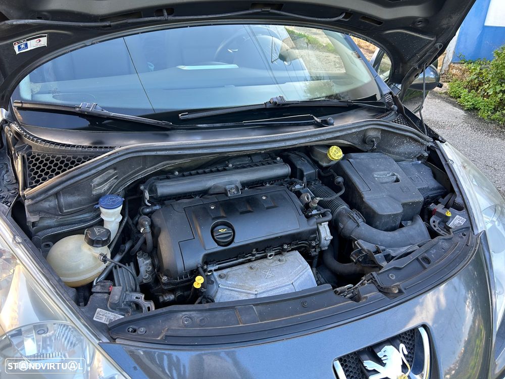 Peugeot 207 1.4 16V SE Millesim 200 Anos - 12