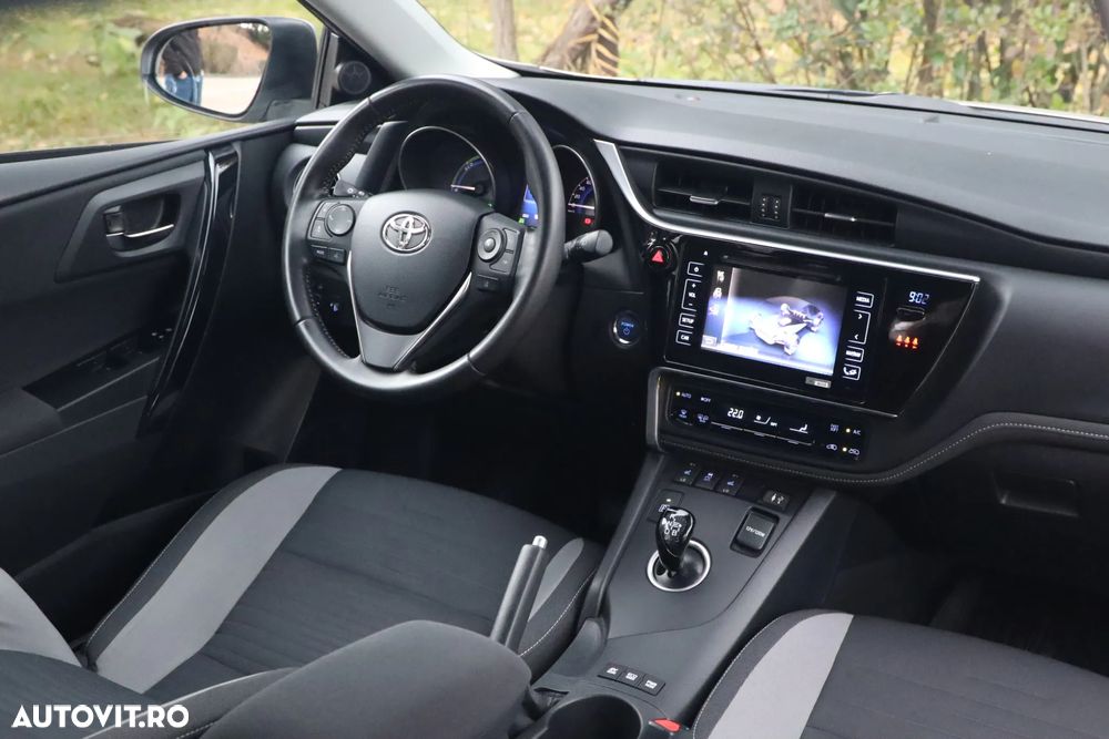 Toyota Auris 1.8 L VVT-i Hybrid Sol - 6
