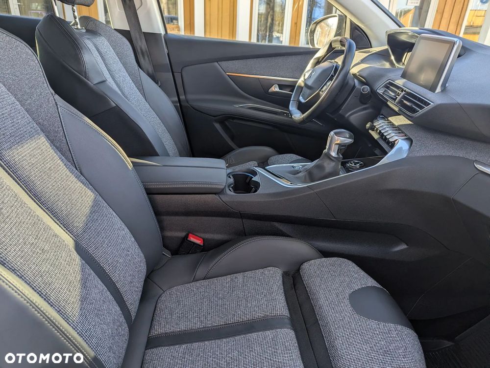 Peugeot 3008 1.2 PureTech Allure S&S - 14