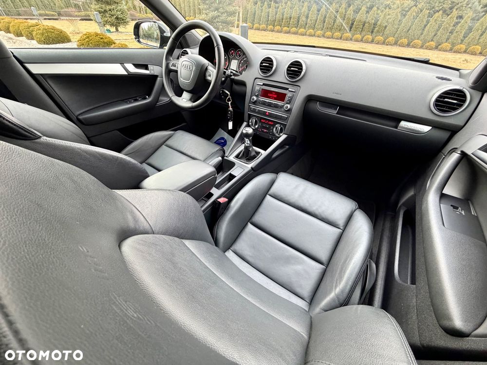 Audi A3 Sportback 2.0 TDI DPF quattro S line Sportpaket (plus) - 27