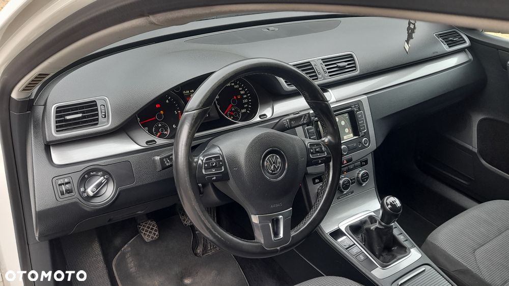 Volkswagen Passat - 5