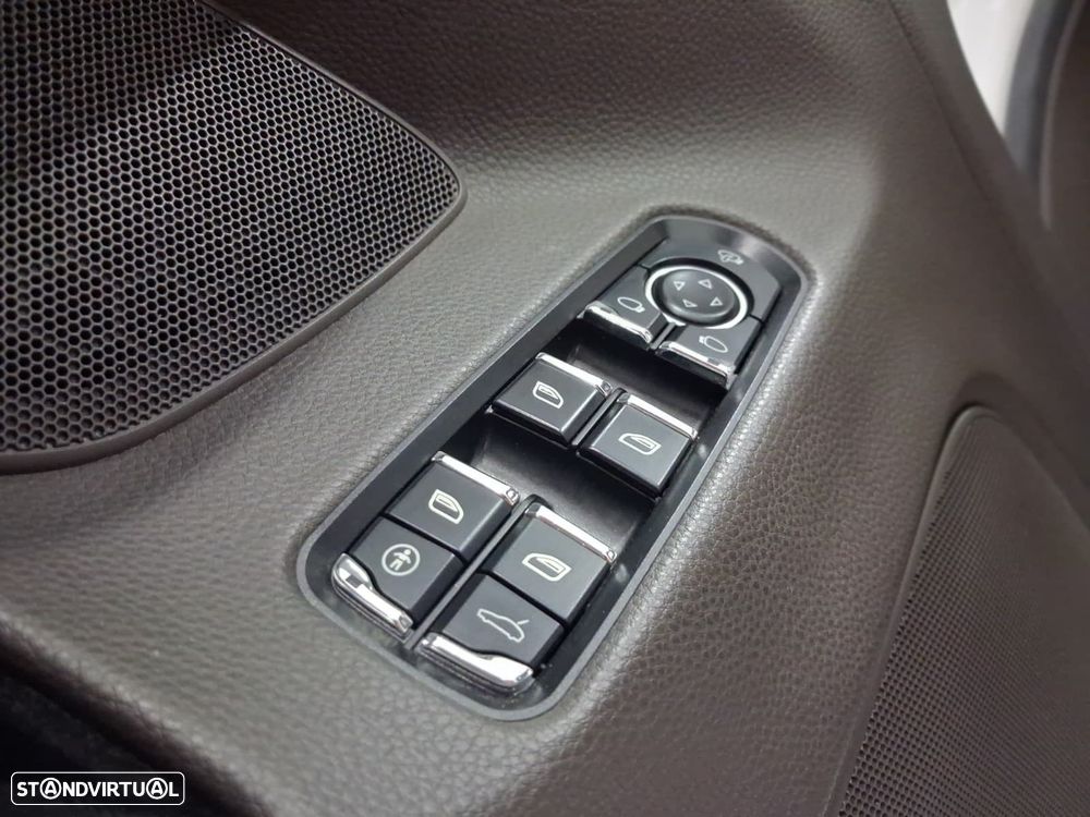 Porsche Panamera - 19