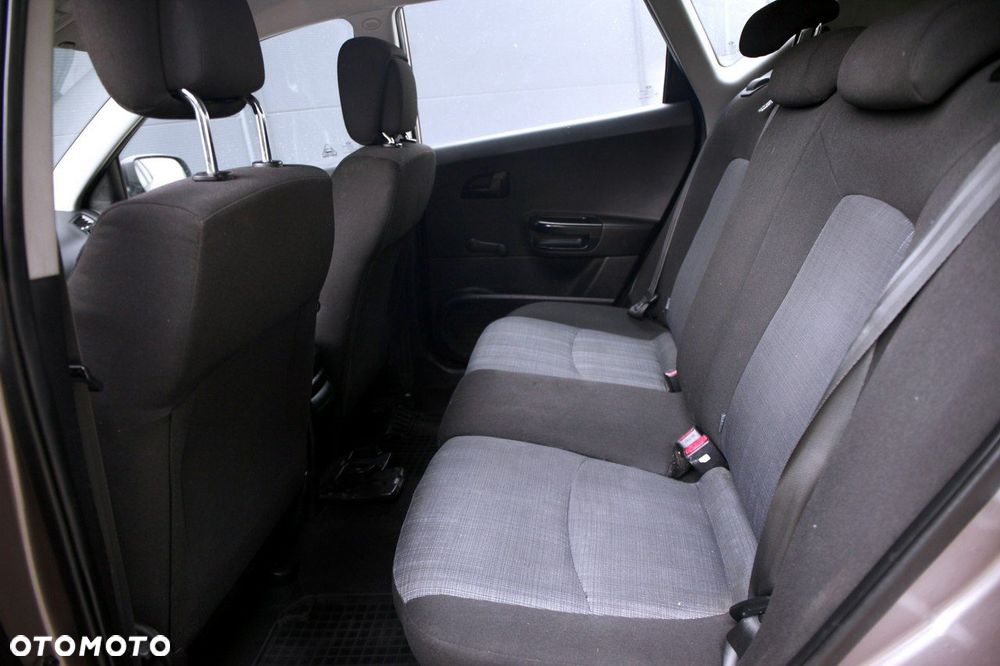Kia Ceed - 16
