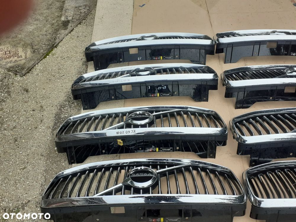 Volvo XC60II Grille Atrapy Chłodnicy - 4