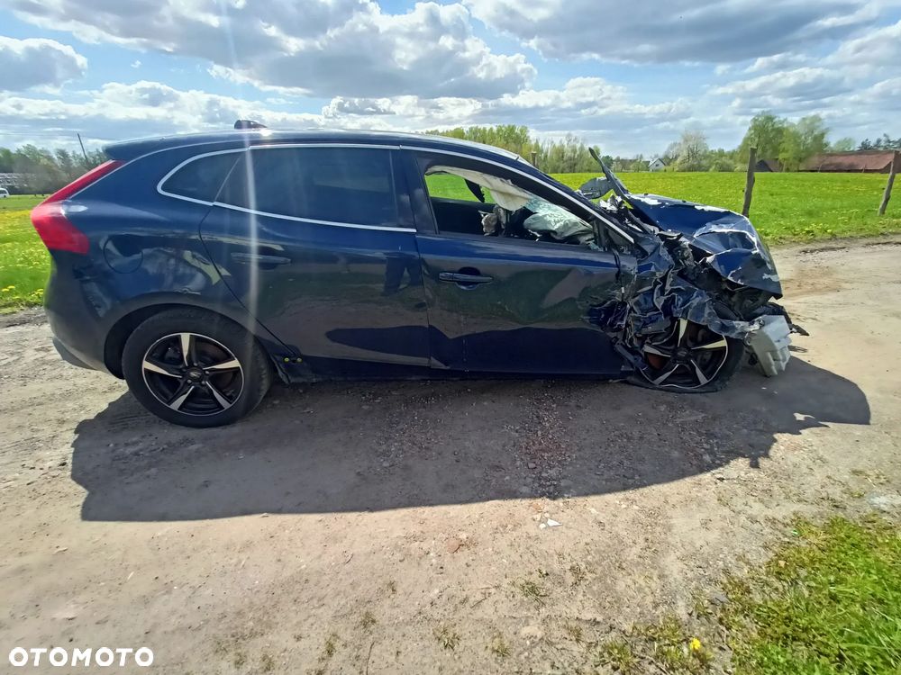 Volvo v40 D4 2.0d 190km 2014r R Line - 6