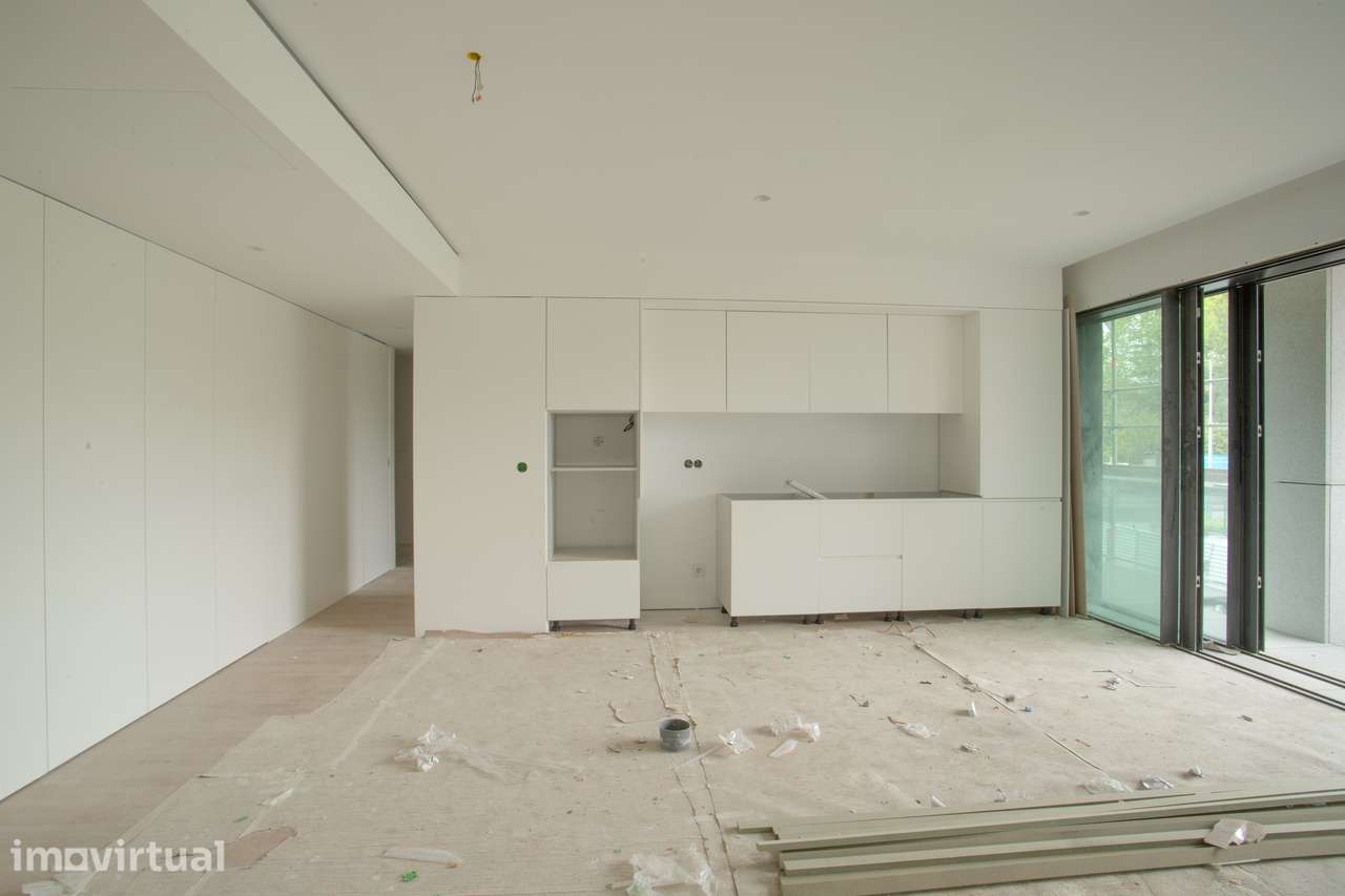 T2 NOVO com Varanda e Lugar de Garagem - Grande imagem: 2/22