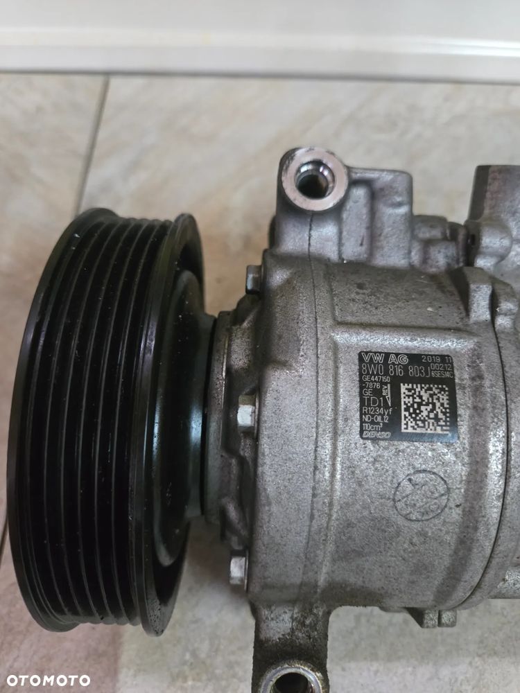 AUDI A4 B9 SPRĘŻARKA KLIMATYZACJI 8W0816803J - 2