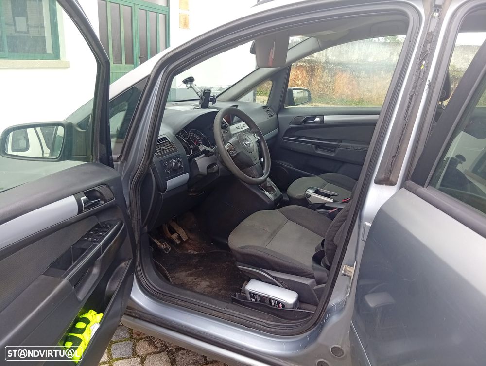 Opel Zafira 1.9 CDTi Cosmo - 9