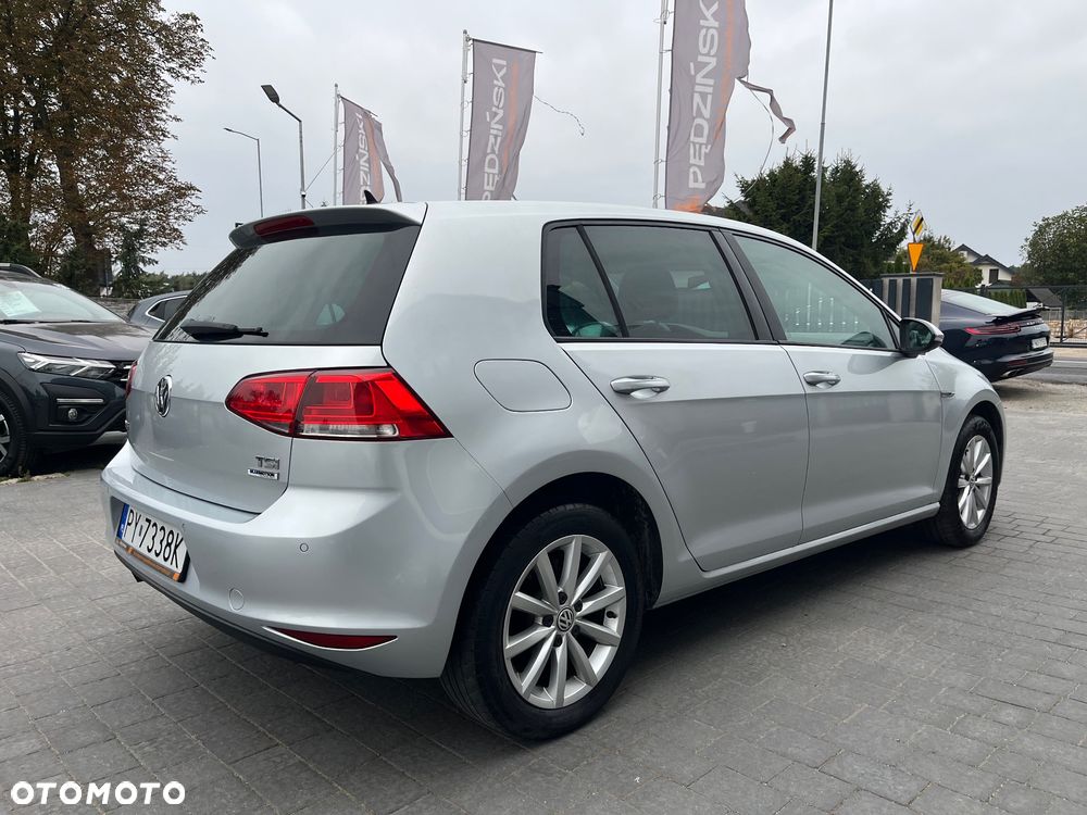 Volkswagen Golf - 6