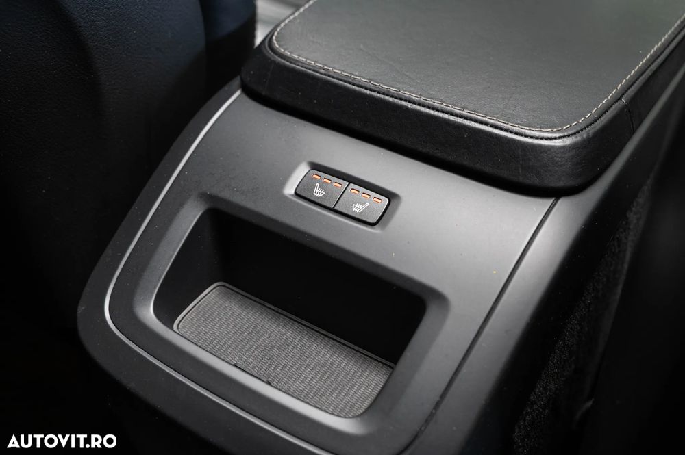 Volvo XC 90 D5 AWD Geartronic RDesign - 35
