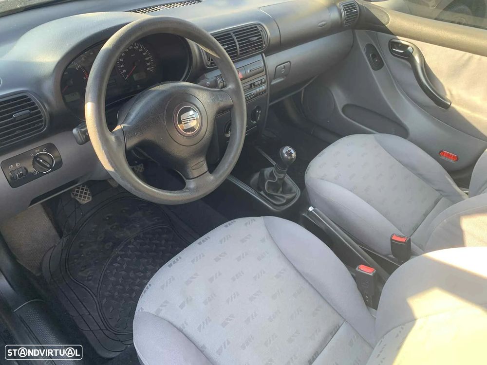 SEAT Leon 1.4 16V Confort JE - 2