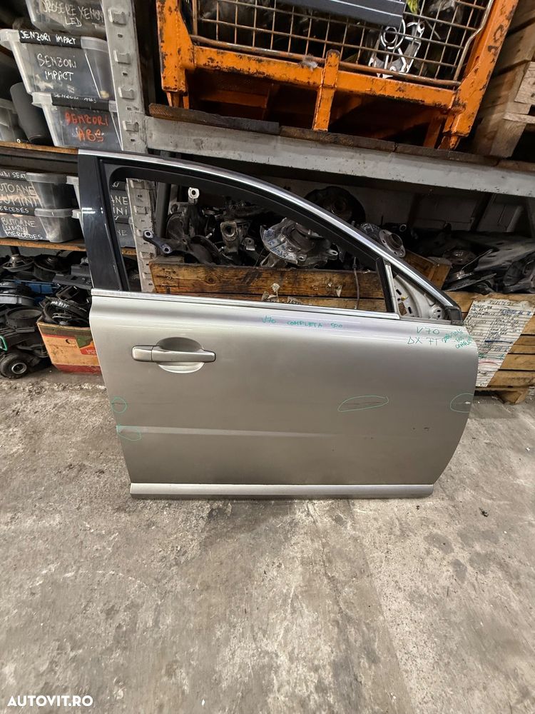 Usa dreapta fata VOLVO V70 an 2008-2016 cu mici defecte - 1