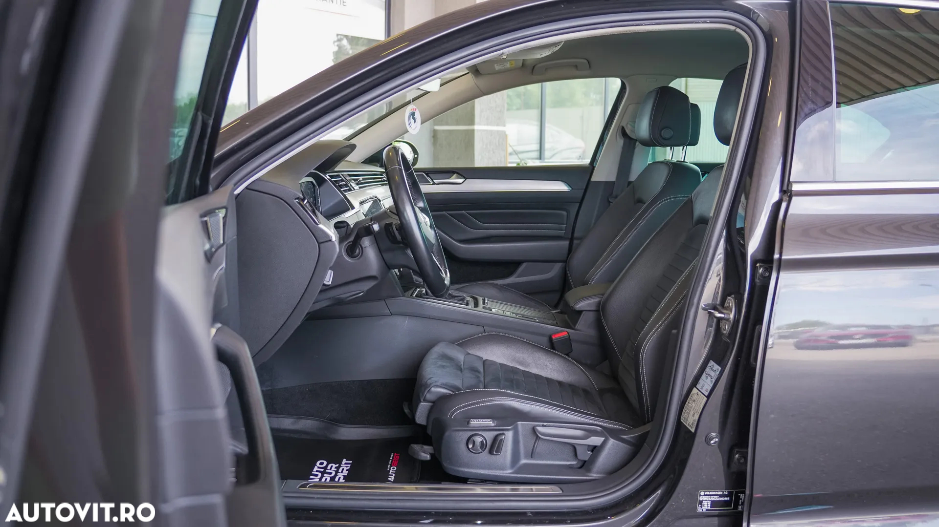 Volkswagen Passat 2.0 TDI SCR DSG Highline - 23