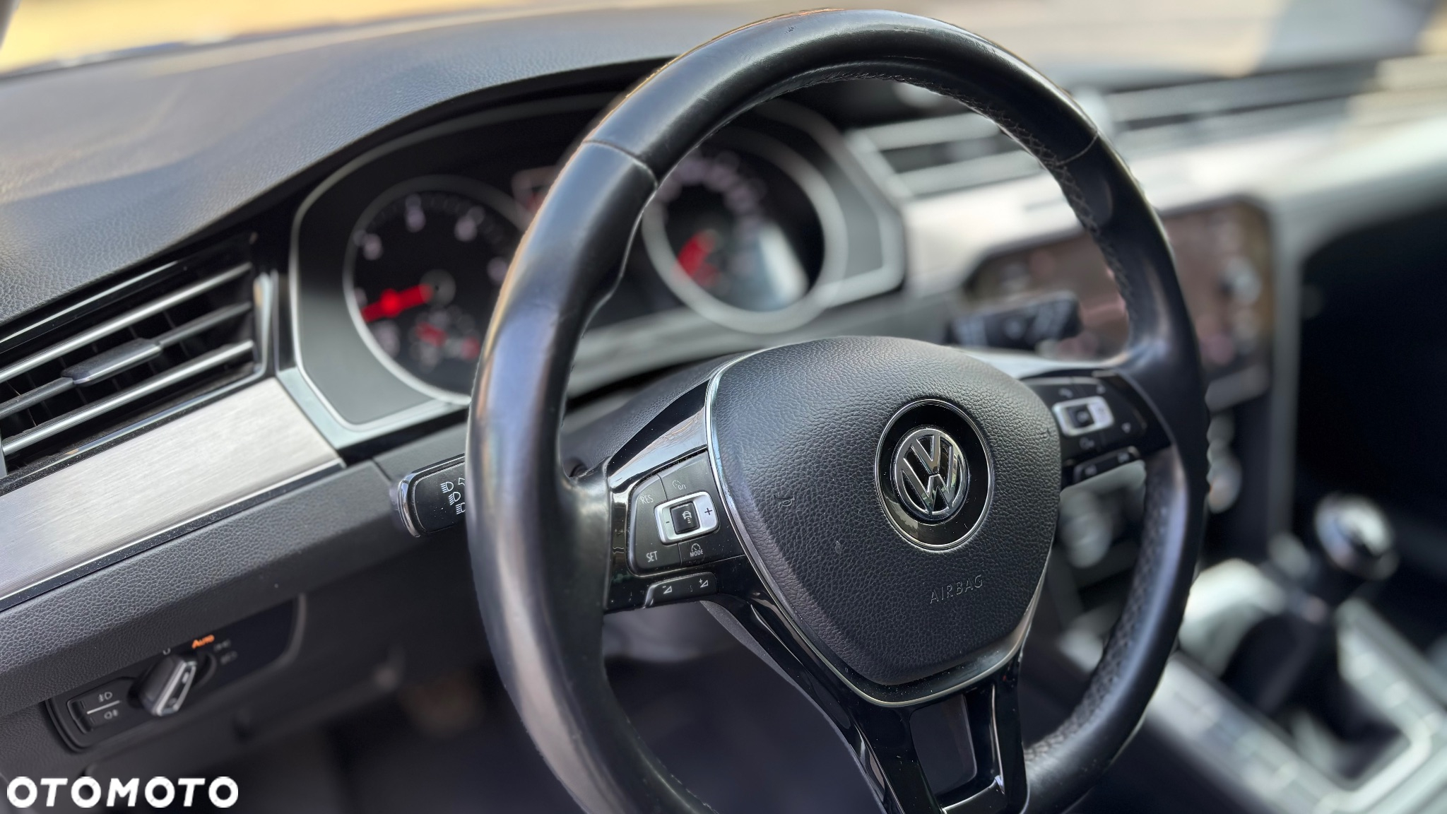 Volkswagen Passat Variant 2.0 TDI SCR BlueMotion Highline - 24