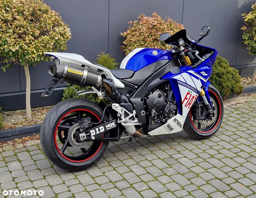 Yamaha R1 - 3