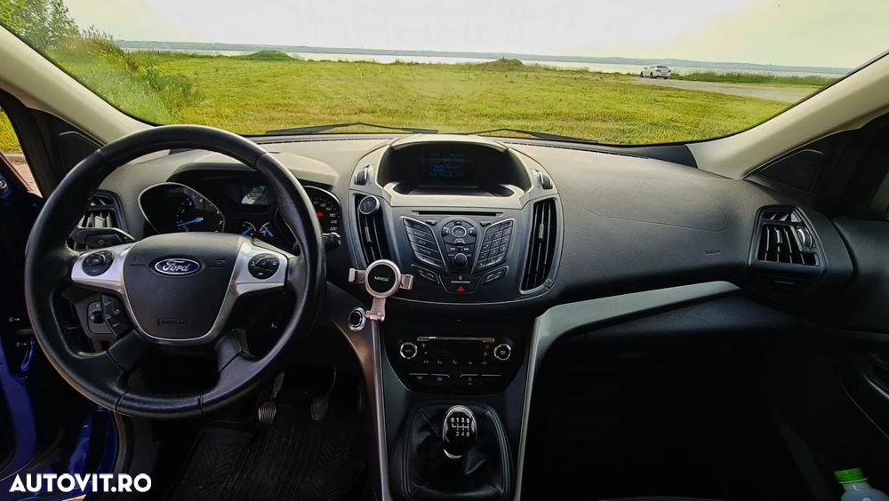 Ford Kuga - 8